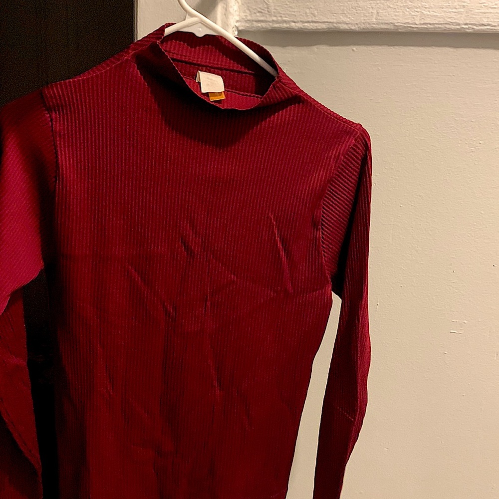 Maroon turtle neck